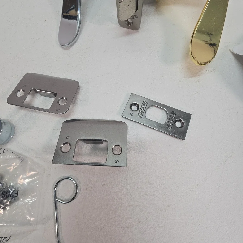Schlage F40-ACC-605-625-RH‎ Bed/Bath Door Handle 16-210 Latch 10-063 Strike